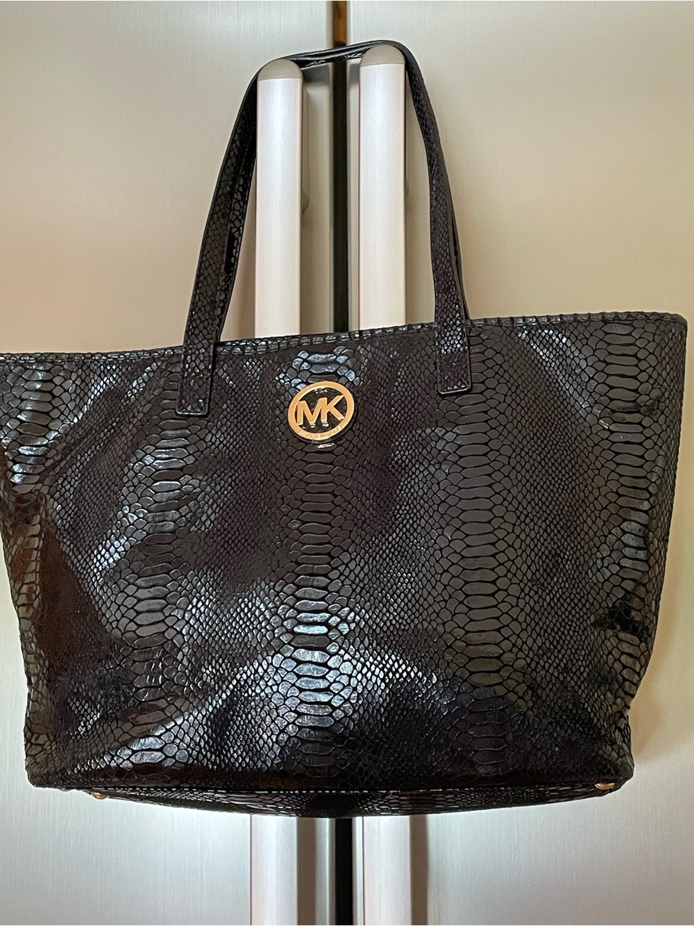 Michael Kors 🖤 Fulton 🖤 Tote Bag
Black Python Snake Skin Embossed Leather